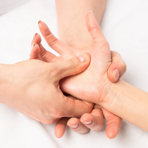 Hand-Pain-massage-therapy-image-Zenith-Physiotherapy-and-wellness-Airdrie-AB