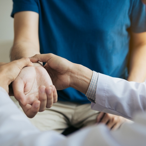 Repetitive-Strain-Injuries-chiropractic-image-Zenith-Physiotherapy-and-wellness-Airdrie-AB